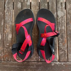 Women’s Chacos size 9